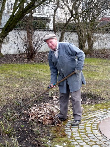 Aktion 'Sauber um die Kirche' 2010