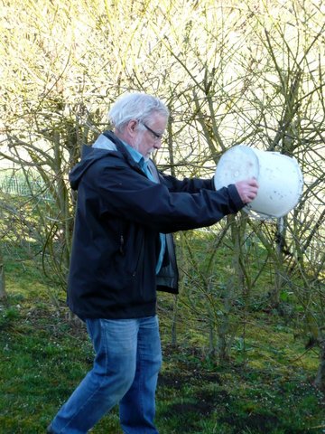 Der Gartenbauverein hilft Herrn Steidle bei seiner Ausbildung zum Projektgärtner 2018