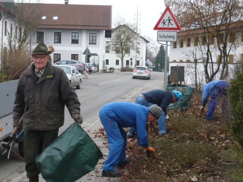 Aktion - Sauber um die Kirche 2016