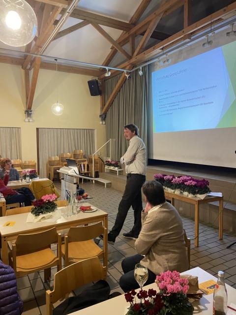 0006-4605BE13-BEA3-4372-ACA2-A9CC2DA49359_1_105_c