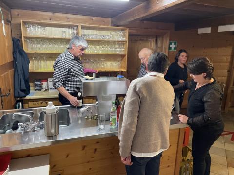 0008-6145BBBA-7F1E-44A9-8AF8-61E1A6020F6A_1_105_c